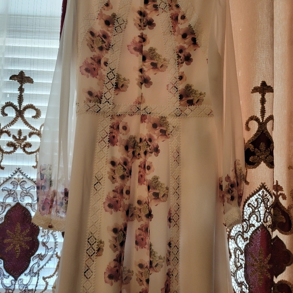 Ted baker floral dress Ted size 4 in prestige like new condition..Make an offer - Picture 3 of 11